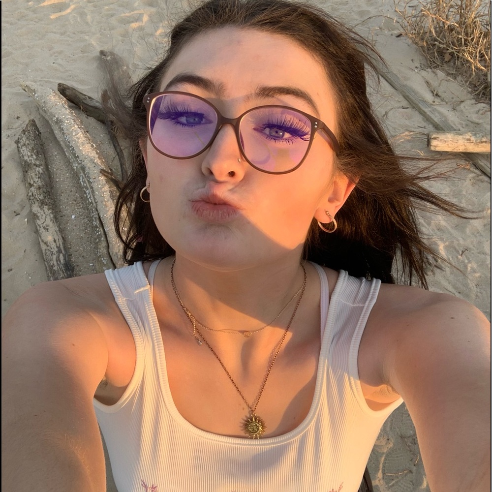 Meet your Posher, Gabrielle